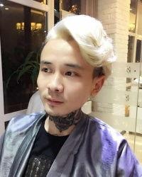 白色欧美短发男生图片,欧美男生白色发型魅力解析